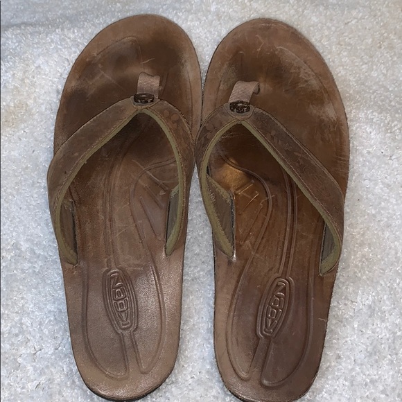 keen leather flip flops